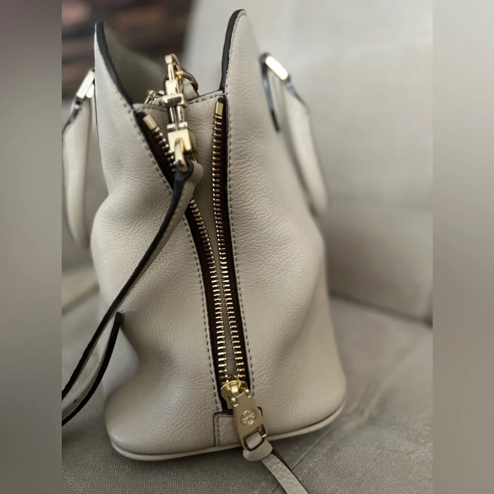 Tory Burch Pebbled Leather Bag - Picture 7 of 10